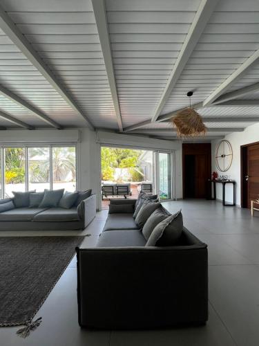 Red tree villa in 雷米爾蒙喬利