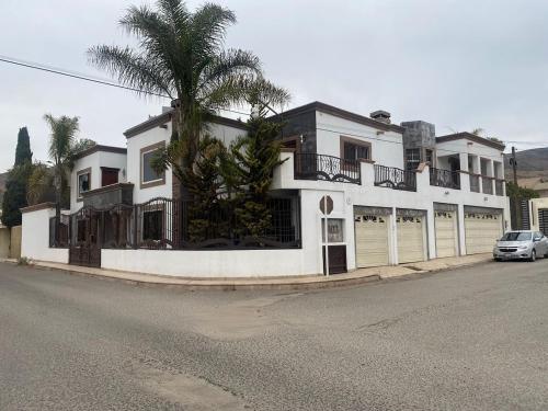 Casa de lujo, Montebello in Valle Dorado