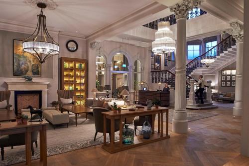 Előcsarnok, The Milner York formerly the Principal York near Gardens Lodge Múzeum