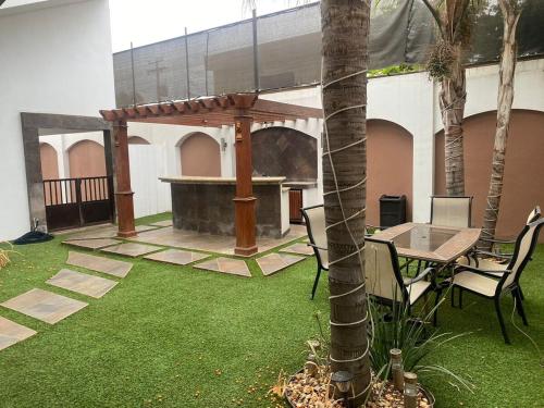 Casa de lujo, Montebello in Valle Dorado