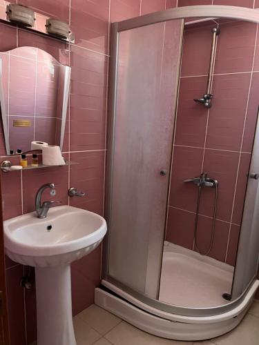 Ennis İnn Resort Hotel (Ennis Inn Resort Hotel) in Yeniçiftlik