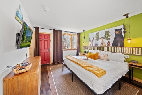 Green Acres Retreat - main image