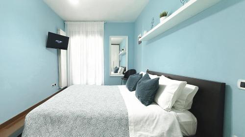  Light Blue House in Montesilvano