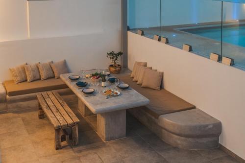 Iekārtas, Cedar Forest Alyko Oceanfront 4BR Villa with Private Heated Pool & Beach Access in Pirgaki