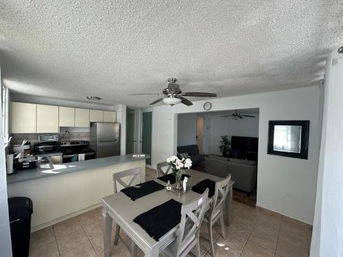 Large 1 Bedroom Apt with 2 balconies and Pool in Isabela