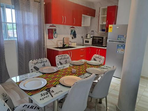 Pool House Retreat in Accra in ชอร์กอร์