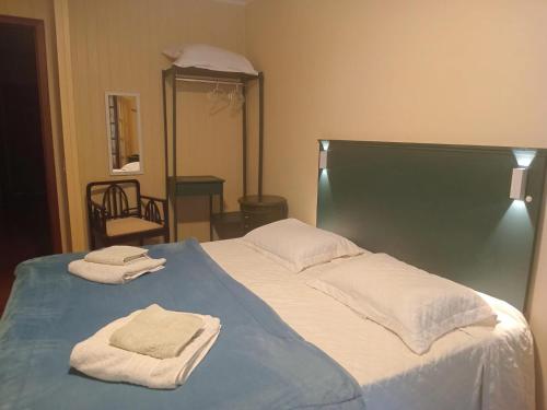 Deluxe Double Room with Bath image 2