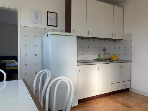 virtuve, Marko Apartment in Sreser
