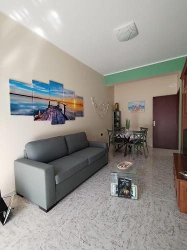 One-Bedroom Apartment image 10