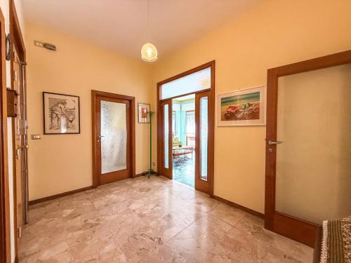 Apartment image 4