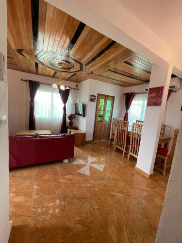 Luxury Terrace Guest House in Bonabéri