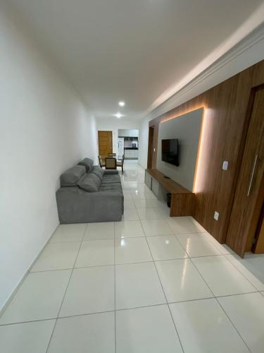 Apartamento grande frente mar