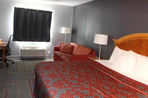American Inn and Suites Ionia - image 6