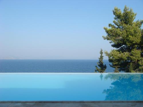 VILLA HOUSE 1 SPLENDID VIEWS and POOL gîte à louer Xiropigado