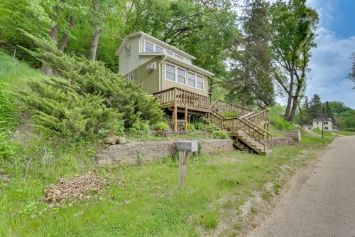 Walk to Wyalusing Beach: Cabin w/ River View!