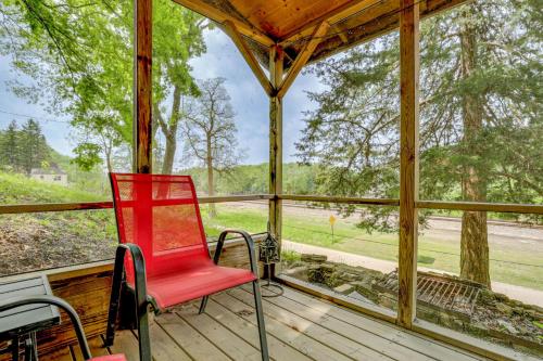 Walk to Wyalusing Beach: Cabin w/ River View! in McGregor (IA)