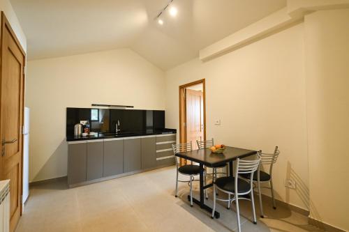 Memory of Time Guest House in Aannaya