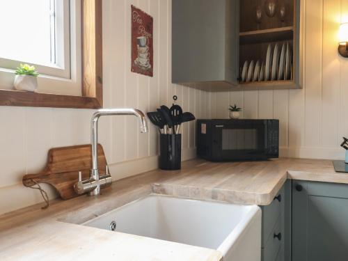 A szálláshely kívülről, Barn Owl in Stow cum Quy