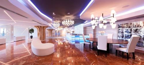 Tesis özellikleri, Hotel Flamero in Almonte