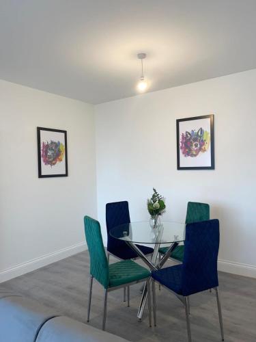 設施, 2 Bedroom Apartment - Flitwick - Contractor Friendly - Tourist Ready - Full Kitchen - WiFi - Smart T in ﻿弗利特威克