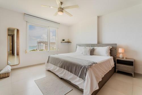 CORAL Beachfront 2BDR with pool by Casa Paraiso, Cancún (fotografie 3)