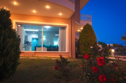  El Mare Luxurious Apartments in Limenaria