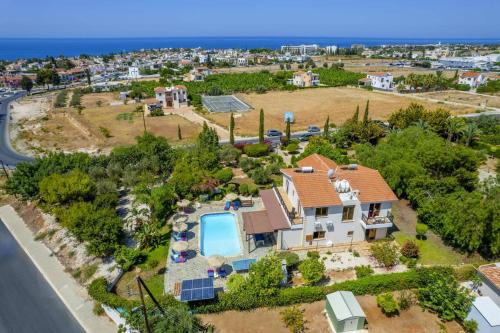 Villa Nicola by Villa Plus, Peyia (Foto 4)