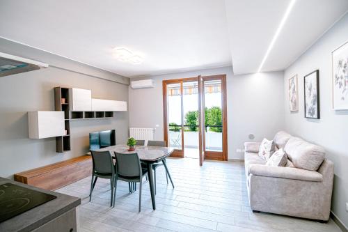 Balcone Vista Lago! Dimora Aurelia con Piscina