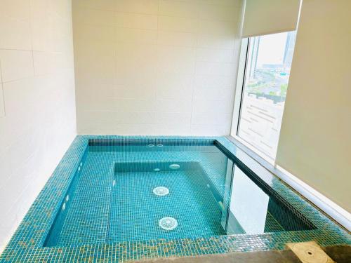 1Bhk Converted To 2Bhk Near Downtown Canal View, Дубай (фото 7)