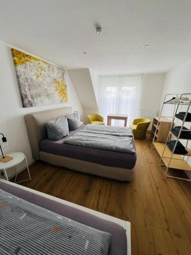 Neu saniertes Haus in Hermaringen, 4 Schlafzimmer, 9 Personen, Legoland und Firmenunterkunft in Burgberg