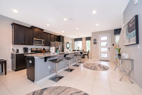 Luxury Town Home With Splash Pool in Solara Resort - image 5