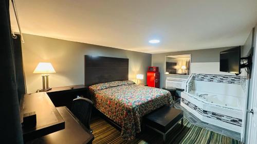 Catalina Airport Motel - image 9