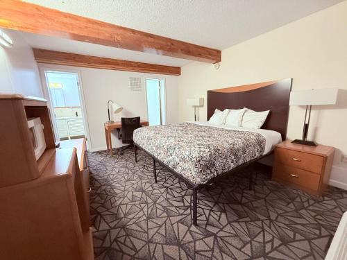Tomahawk Motor Lodge - image 7