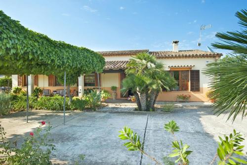 Three-Bedroom Villa image 4