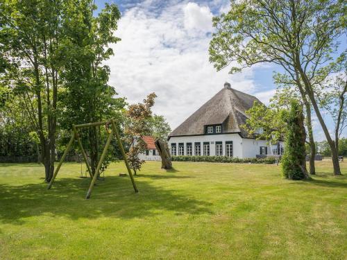  Peaceful Farmstay with Terrace in De Cocksdorp