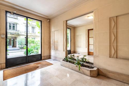 Elegant studio Saint-Dominique - image 2