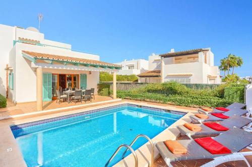 Villa Judith by Villa Plus 4