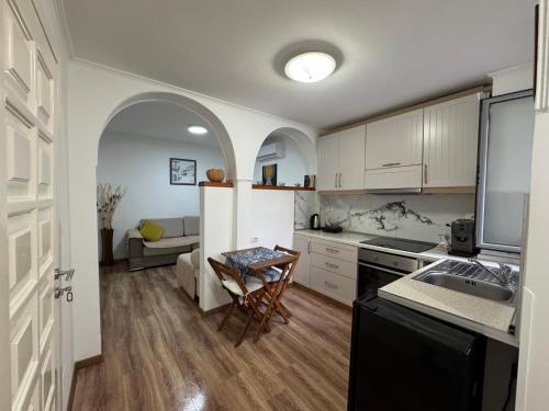 Double17 Apartaments, Gjirokastra (Foto 8)