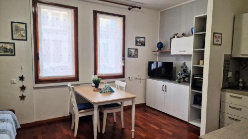 Nido in centro - no ztl - zona Università, piano 1 con ascensore, clima e wi-fi - Keki