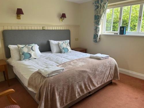 2 twin beds