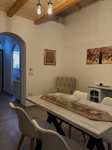  Rosa Life House in Gasponi