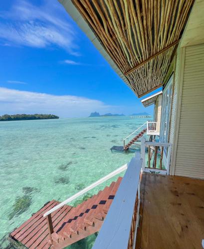 SeaweedVillage in 仙本那