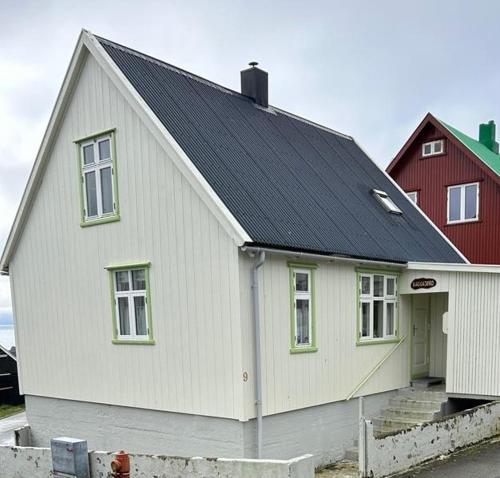 Older charming house in Nólsoy (Older charming house in Nolsoy) in Argir