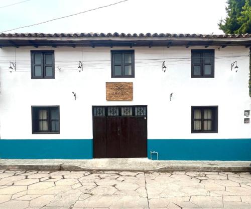 Alhambra Hotel - San Cristóbal de las Casas