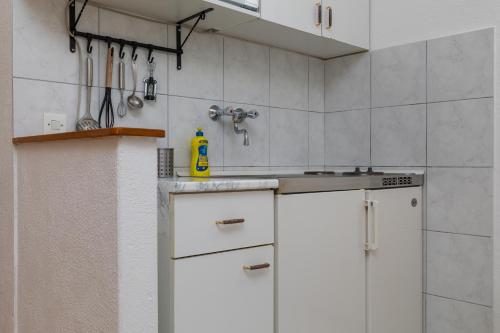 Studio with Balcony and Sea View image 6