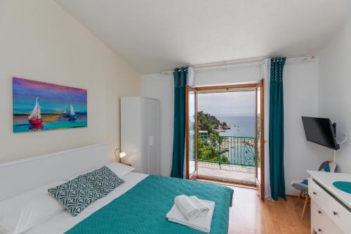 Studio with Balcony and Sea View room in Apartments by the sea Brela Makarska - 2713