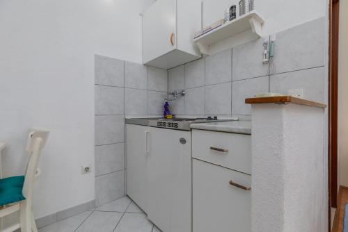 Studio with Balcony and Sea View image 7
