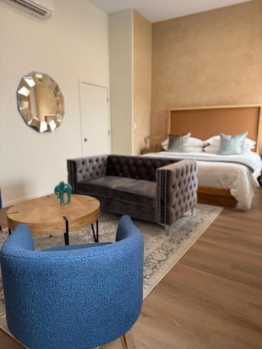 Deluxe King Suite image 2