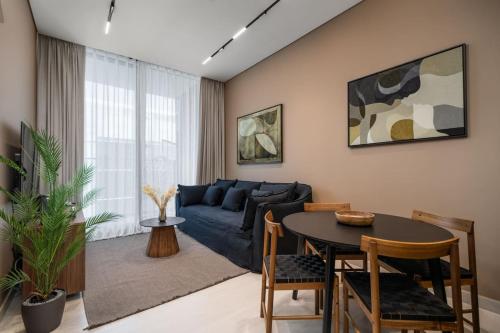 Trillionaire Bayhouse - Chic 1BR with Views, Pool and Gym, Dubaj (zdjęcie 6)