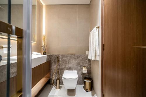 Trillionaire Bayhouse - Chic 1BR with Views, Pool and Gym, Dubaj (zdjęcie 9)